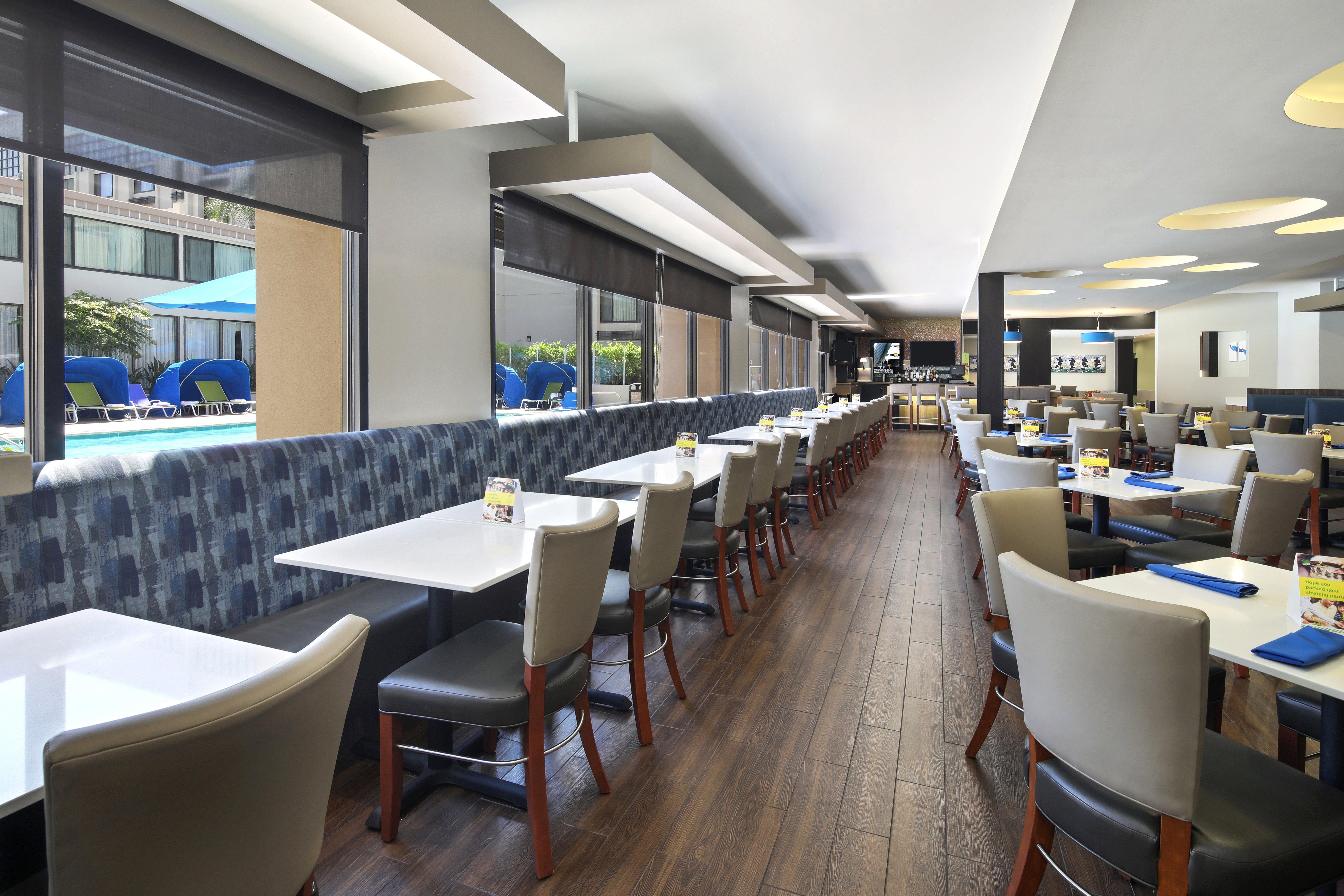 Holiday Inn Hotel & Suites Anaheim By Ihg Eksteriør bilde