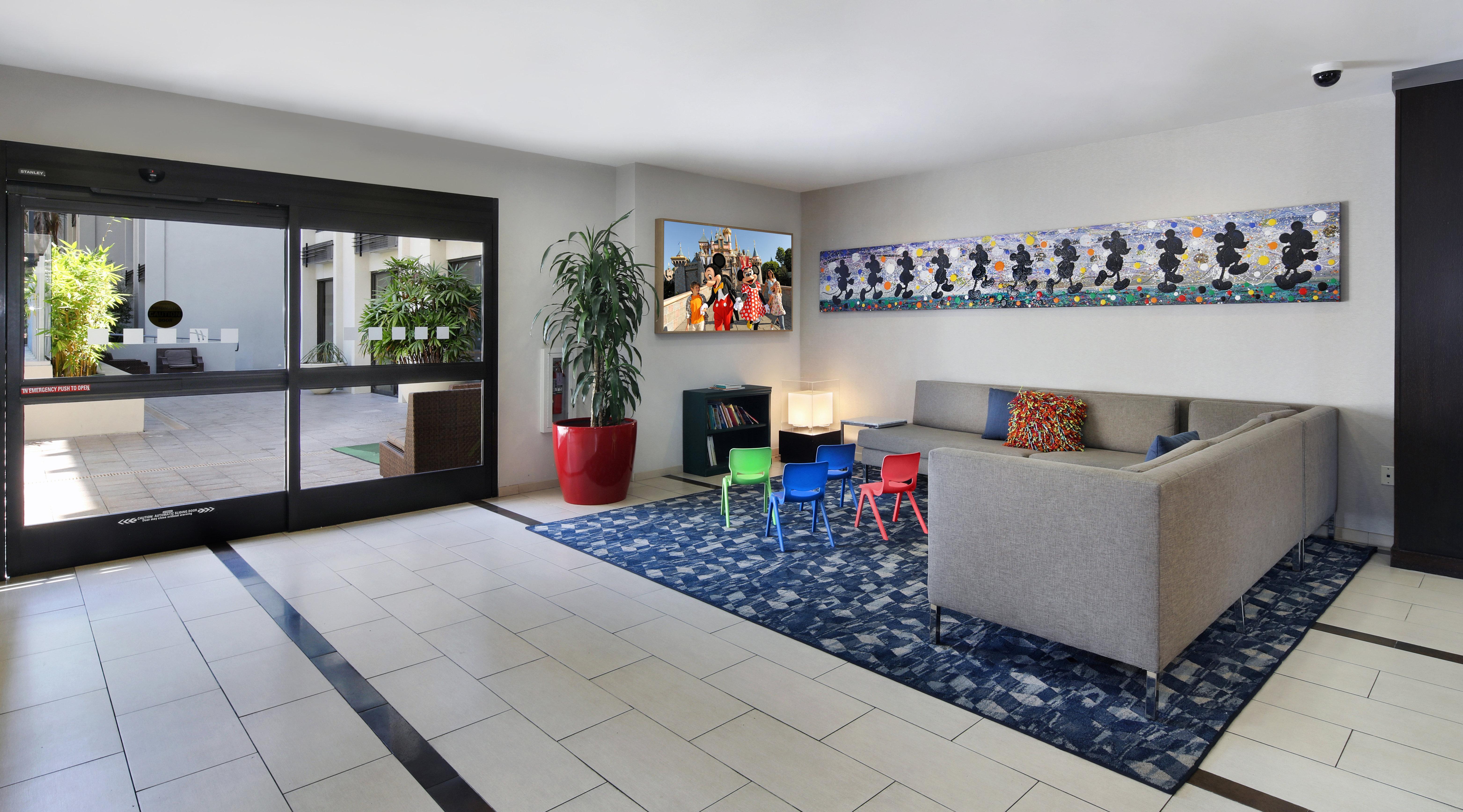 Holiday Inn Hotel & Suites Anaheim By Ihg Eksteriør bilde