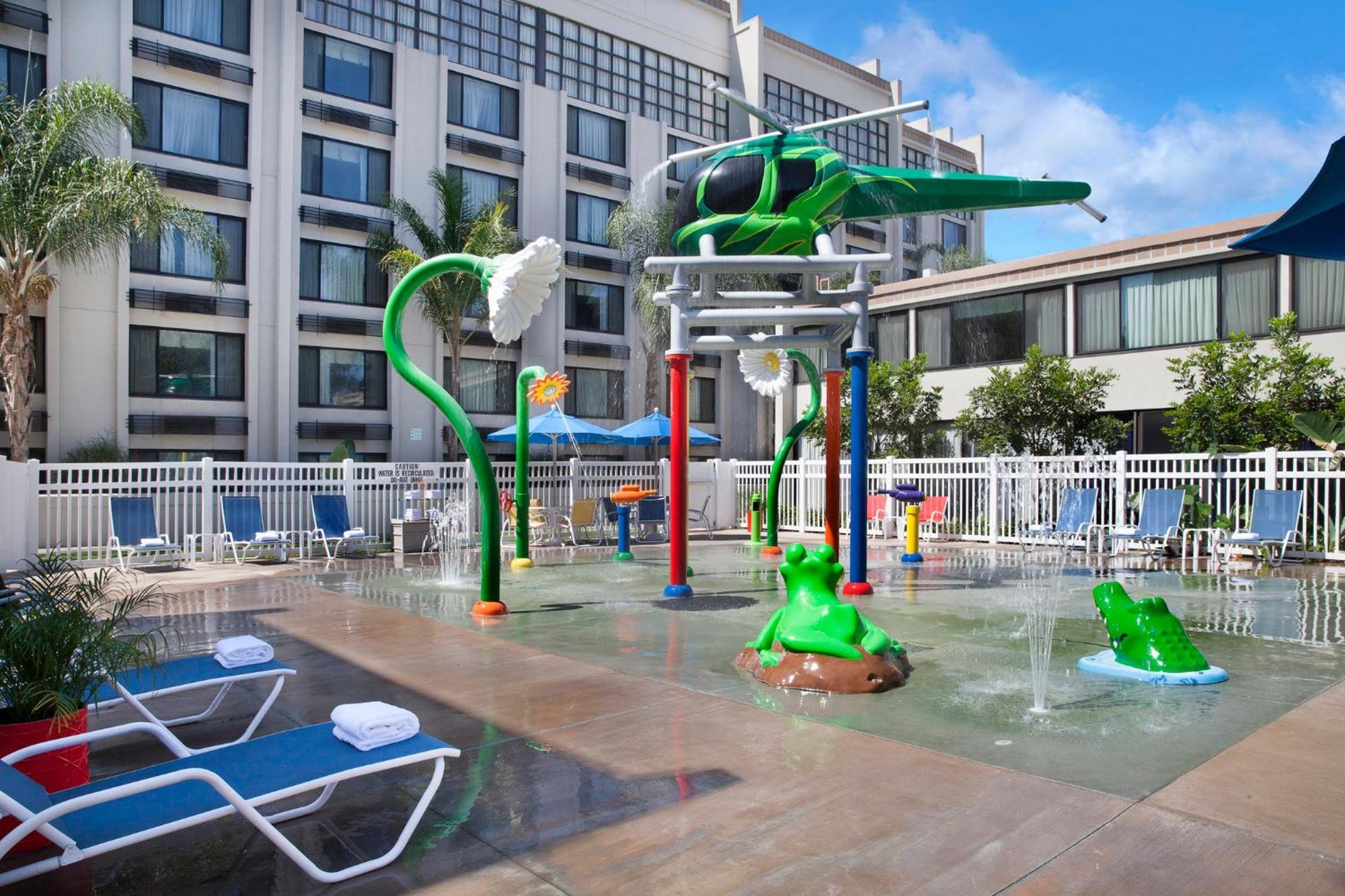 Holiday Inn Hotel & Suites Anaheim By Ihg Eksteriør bilde