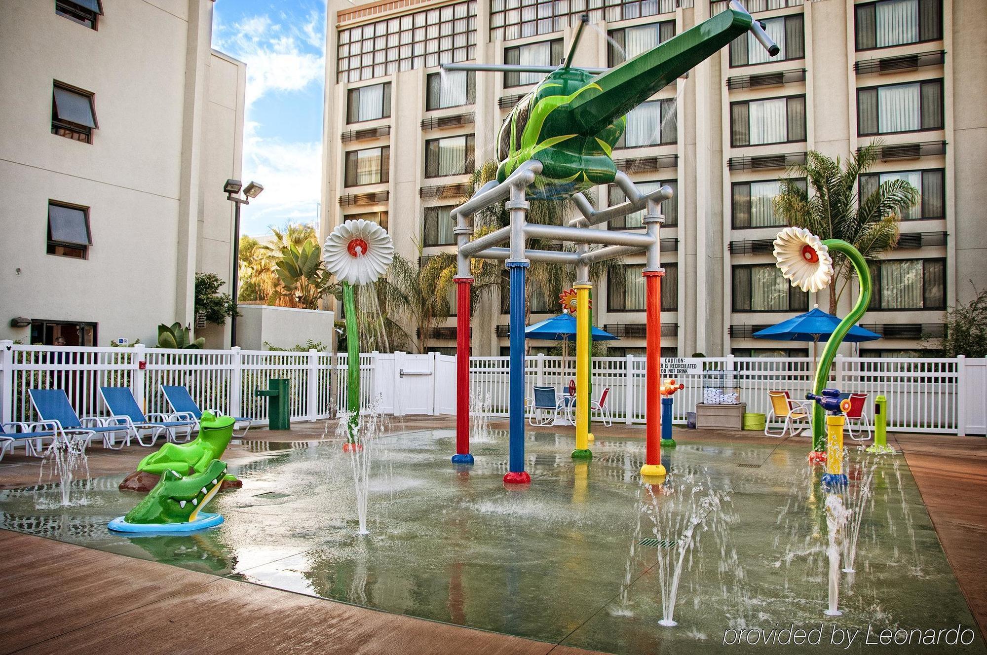 Holiday Inn Hotel & Suites Anaheim By Ihg Eksteriør bilde
